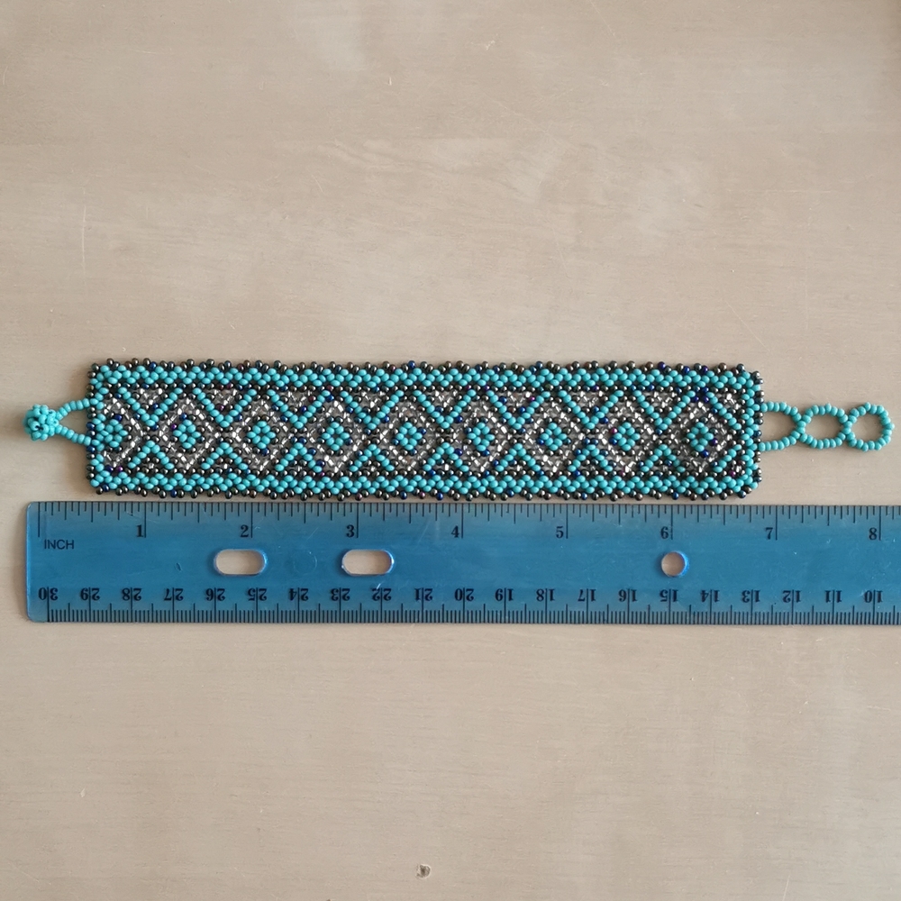 #39~Handmade beaded bracelet. New